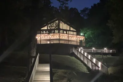 Image de Hiwassee Hideaway - Lakefront, Dock couvert, Quiet Cove, Ă couper le souffle. .