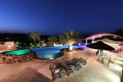 Image de Luxueux, exceptionnel - Ranch romantique - entouré de pins et d'amour / Sha Chypre