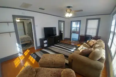 Downtown Upstairs Guesthouse