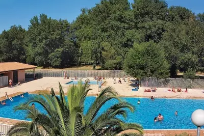 Image de Vacances proche de la plage! Appartement avec accès piscine