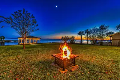 Image de Belle maison au bord du lac avec des vues inoubliables et des souvenirs pour toute une vie