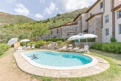 Image de Belle maison de 2 chambres à Camaiore