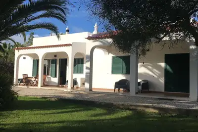 Image de Villa avec grand jardin privé à 500 mètres de Praia do Alemão
