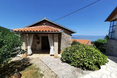 Image de Maison en pierre à Dobrec avec vue sur mer