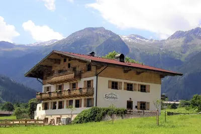 Image de Appartement à Krimml avec balcon