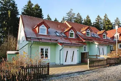 Image de Chalets dans le parc des sapins, sapin