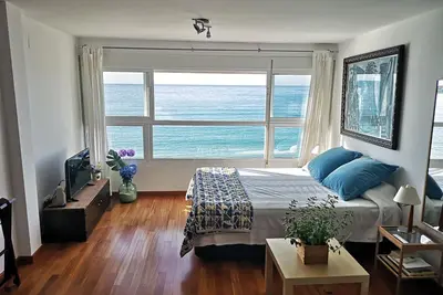 Image de Grenier Bleu. Magnifiques vues sur la mer. Wifi gratuit, Ac. Couples idéal. Albufereta