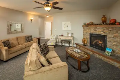 Image de Appartement de 3 chambres avec bain à remous, vues incroyables et couchers de soleil inoubliables!