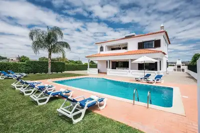 Image de Ramos - Comfortable villa in Olhos de Agua with private pool and big garden