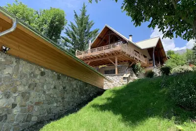 Image de Chalet rénové 8 personnes sur 8000 m² terrain, à 10 mn du lac de Serre-Ponçon