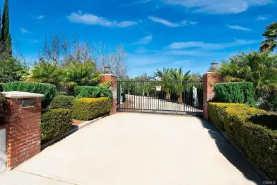 Image de Incroyable domaine privé de Temecula avec piscine