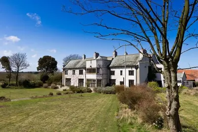 Image de Manoir du 19ème siècle avec vue sur la mer - 9 chambres ensuite - 11 acres de jardin