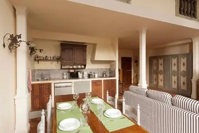 Appartements dans un ancien palais avec des trésors culturels
