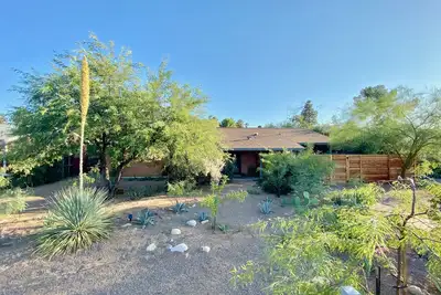Image de Maison des années 50 restaurée avec amour dans le centre de Tucson