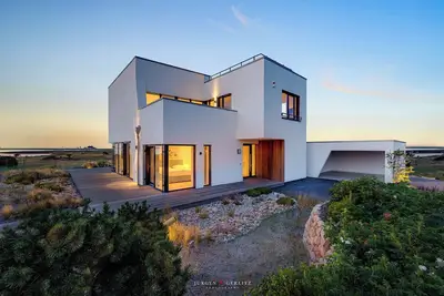 Image de Nouveau: Verseau - 1. Emplacement, espace fitness, terrasse sur le toit, vue mer, abri voiture, cheminée, sauna, terrasse, borne de recharge électrique, volets roulants extérieurs