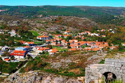 Image de Al Miradouro do Castelo - Chambre Double / Lits Jumeaux