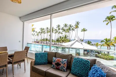 Image de Lux| Beachfront| 60\"SmartTV| Beach&Rest| FastWifi