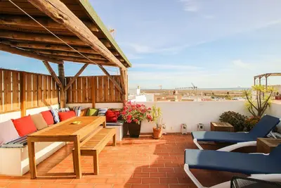 Image de Private terrace and seaviews, near to beach + old town of Conil, Apt. Tinto with aircon and WiFi internet