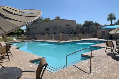 Image de Au coeur de la vieille ville Scottsdale magnifique maison de ville 3d \/ 2. 5 salles de bain