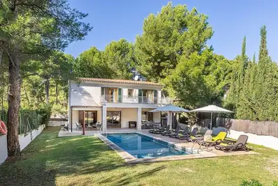 Image de Villa familiale moderne, climatisation, piscine privée, à 5 minutes à pied de deux belles plages de Mal Pas, Alcudia!