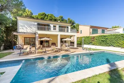 Image de Villa familiale moderne, climatisation, piscine privée, à 5 minutes à pied de deux belles plages de Mal Pas, Alcudia!