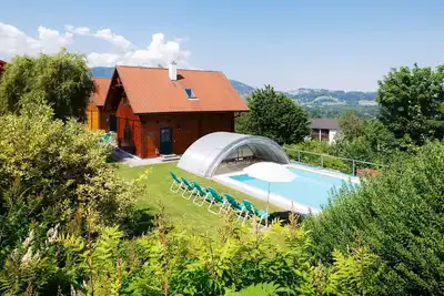 Image de Agréable appartement dans une maison de vacances avec piscine, Wifi, Tv, terrasse et animaux admis