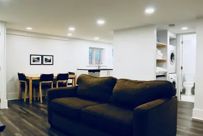 Suite de 2 chambres au rez-de-chaussée près de \"The Drive\"