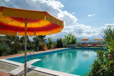 Image de Maison de vacances privée avec Wifi, piscine, Tv, patio, animaux admis, parking, près de Pescara