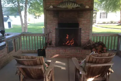 Image de Quiet, pet-friendly nature retreat with Hot Tub & without getting Bit! \n