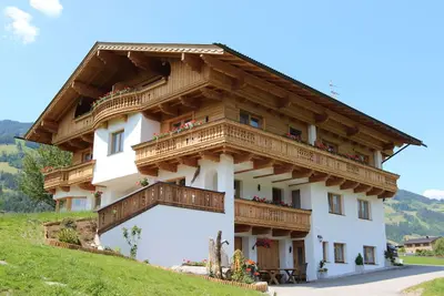 Image de Appartement dans une maison de vacances avec Wifi, Tv, terrasse, vue panoramique, parking