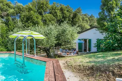 Image de Belle maison de vacances privée avec piscine privée, Tv, terrasse, animaux admis et parking