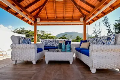 Image de Rosil Place, Beach Apt #8 with Rooftop Picuzzi