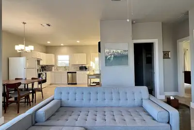 Image de The Chapparral - a peaceful light filled sanctuary surrounded by nature