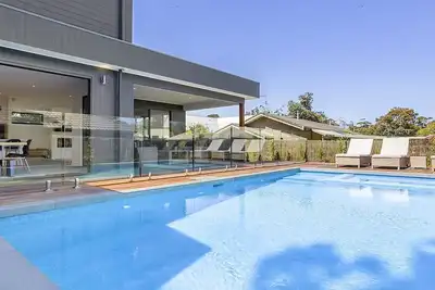 Image de Maison neuve avec piscine - Spa et 300m à pied de la plage