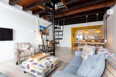 Image de Fully Equipped Spacious 3br Penthouse in Historic City Centre