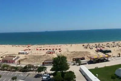 Image de Appartement de première ligne avec magnifique vue mer.