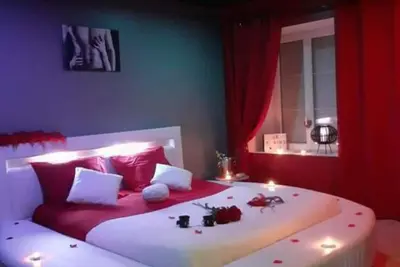 Image de Gîte Romantique \" Le Sensuel \" au bord des plages du débarquement