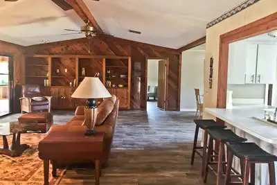 Image de Pont / quai à plusieurs niveaux surplombant la pittoresque rivière Withlacoochee