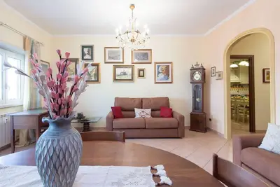 Image de Bel appartement pour 6 personnes avec climatisation, Wifi, Tv, balcon et parking