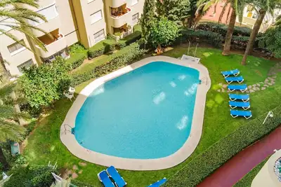 Image de Confortable appartement pour 4 personnes avec Wifi, climatisation, piscine, Tv et balcon