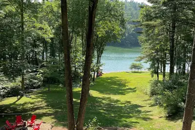 Image de Accueil magnifique devant le lac! Idéal pour les familles! Réservation vacances, automne et été!