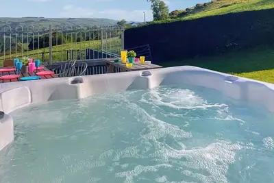 Image de 4 chambres à coucher à Nantglyn, near Denbigh