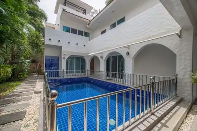 Image de Villa de style grec unique située au sud de l'île de Phuket