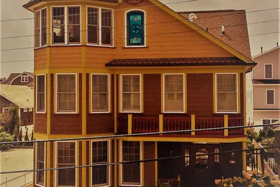 Image de Ocean Block Victorian Beach House