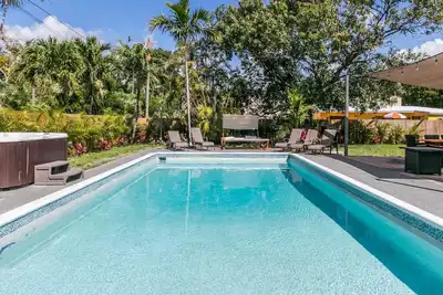 Image de Stuning Private Resort. . 11 Chambres 6 Bains Pleins. . Pool. Hot Tub