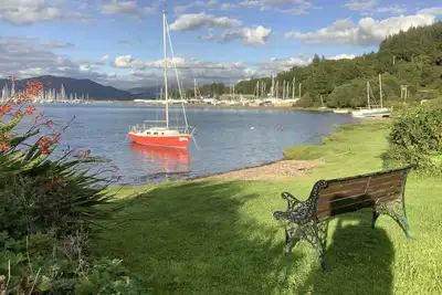 Image de 20 mètres de la plage - Vues spectaculaires - Mer, Loch, Château, Mountains Bay,