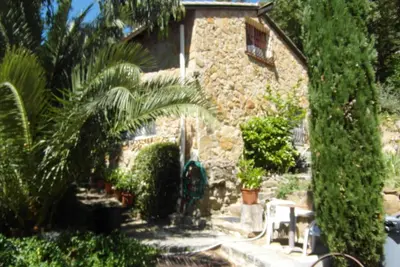 Image de Mas provencal dans un écrin de nature