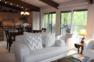 Image de Luxury 3 beroom on river w/ pool and jacquizzi