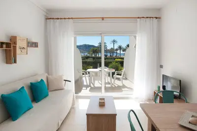 Image de Appartement sur la plage, terrasse, jardin, parking privé, wifi