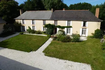 Image de Maison 315m², Rennes, 15 personnes, piscine chauffée